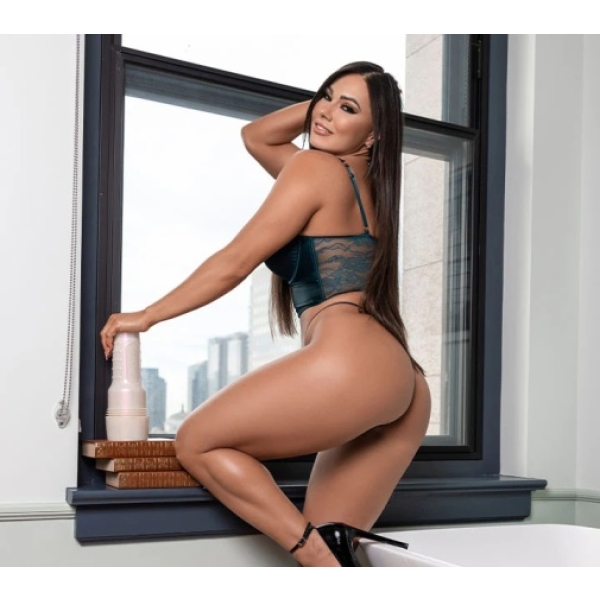 Esperanza Gomez Amante Masturbator - Image 7