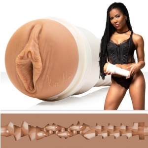Kira Noir Spellbound Masturbator