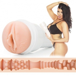 Romi Rain Storm Masturbator